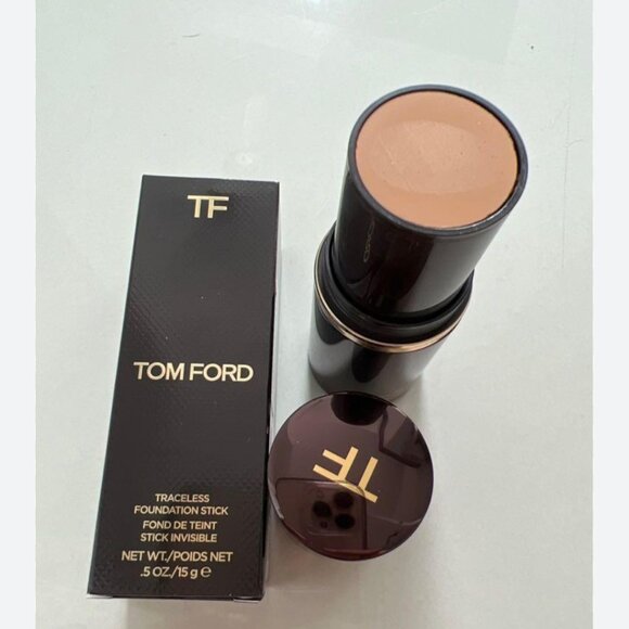 I'm Looking For Tom Ford Traceless foundation Cool Beige Cool Almond Shell Beige - Picture 2 of 2